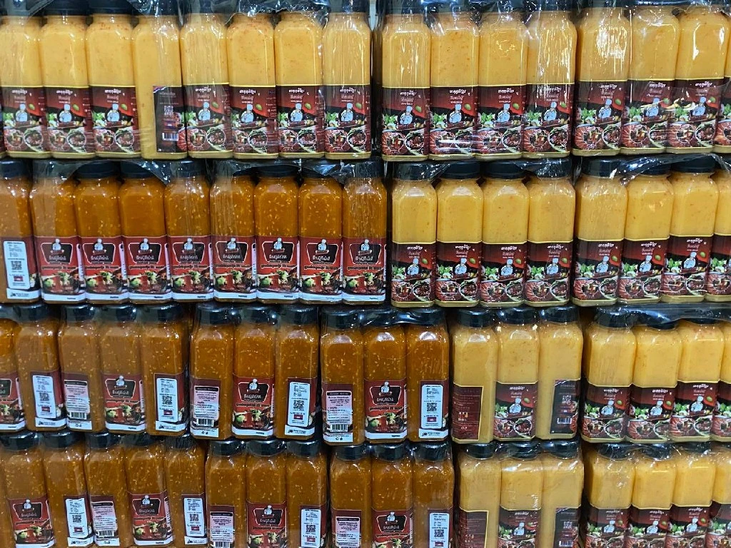 ទឹកស៊ូគីដបតូច300ml មានផ្លាក 48 ដប 36