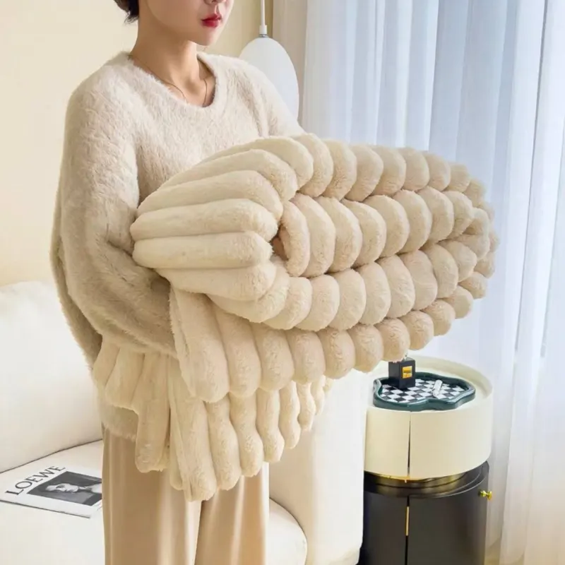 ភួយរោមទន្សាយពណ៌ស