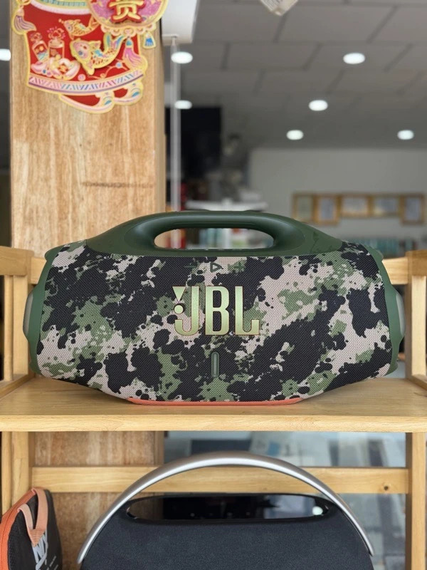 JBL Boombox 4 មួយទឹក